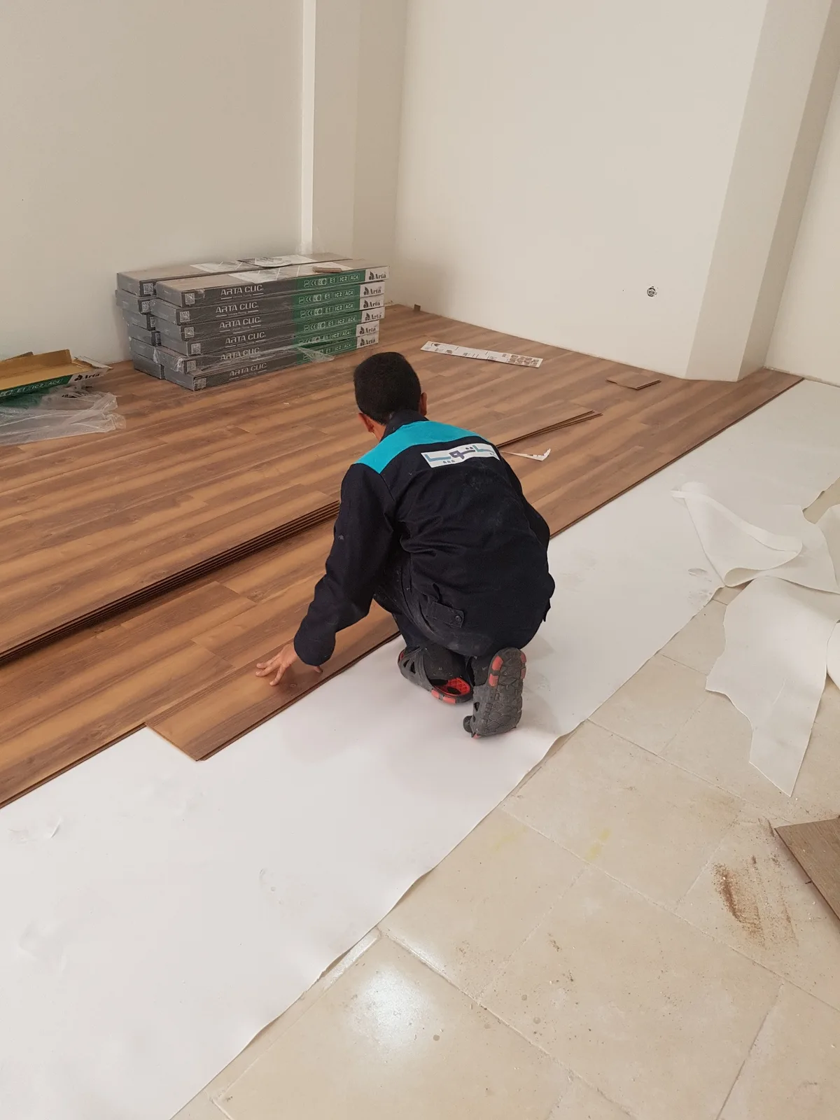 ادامه نصب ردیف های لمینت